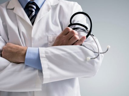 Profissionais de saúde voltam a ter horas extras