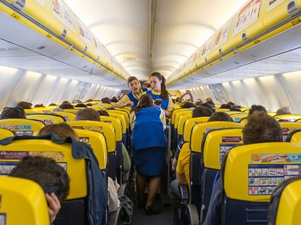 Ryanair procura assistentes de bordo em Portugal