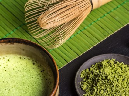 Chá matcha: benefícios e potencialidades do chá em pó