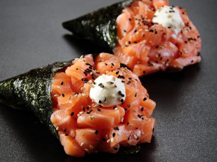 Como fazer temaki de salmão com cream cheese