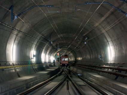 São Gotardo: vai abrir o maior túnel do mundo