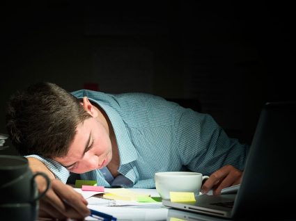 Viciado em trabalho: 4 sinais de alerta