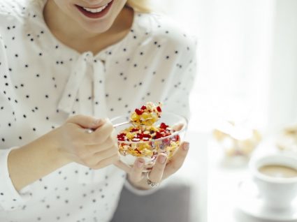 Acne: é verdade que a alimentação tem influência?