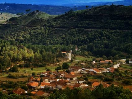 Vista da aldeia de Cambedo