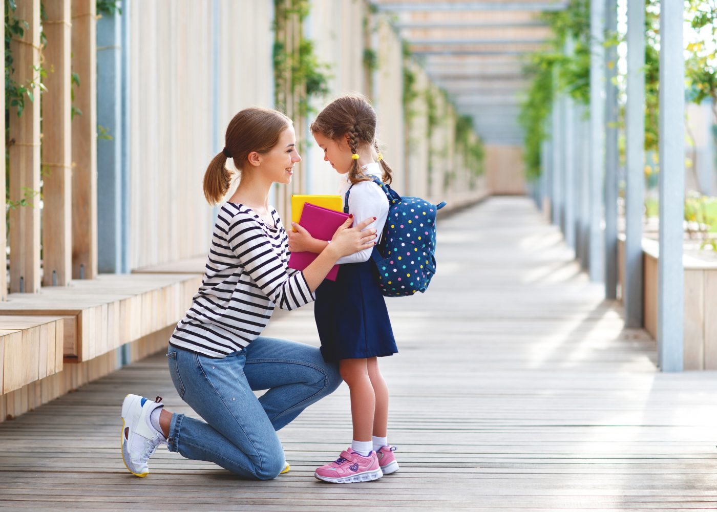 mae e filha escola