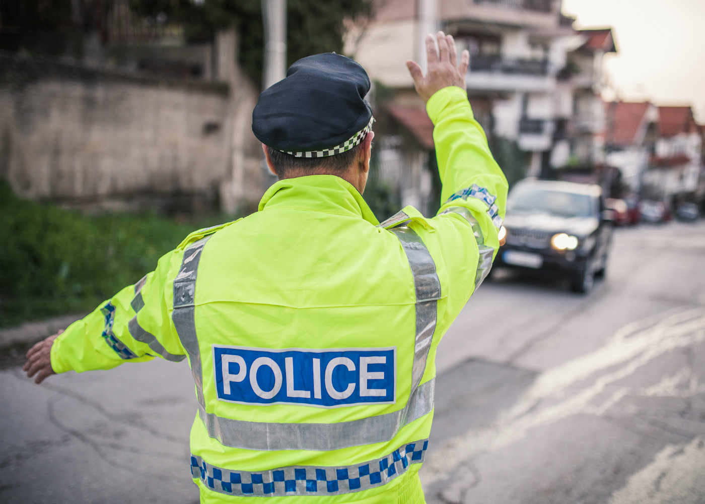 polícia de trânsito numa operação stop