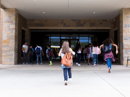 como pedir transferência de uma escola para outra