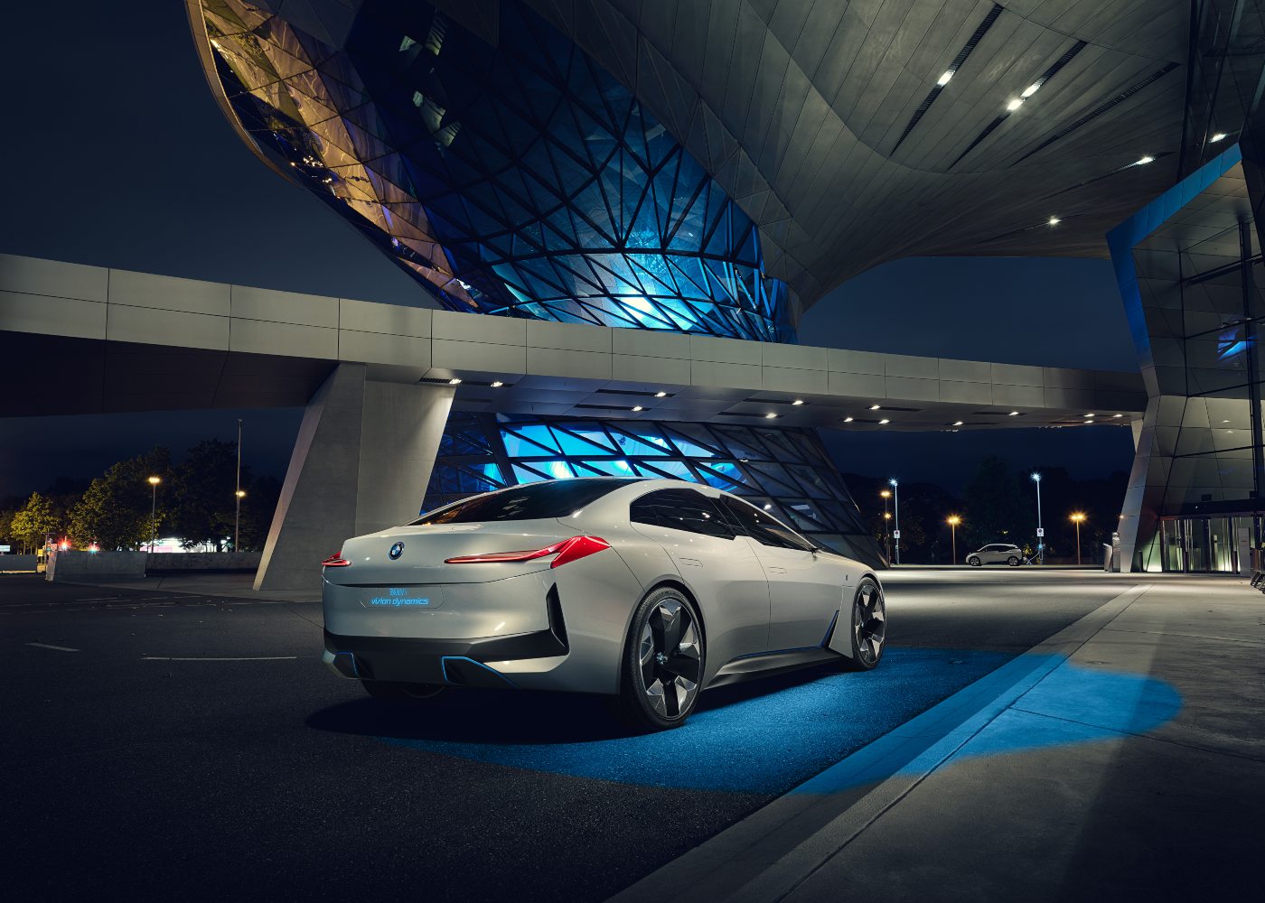 BMW i4