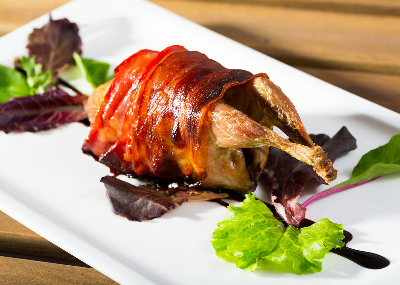 perdiz assada com bacon
