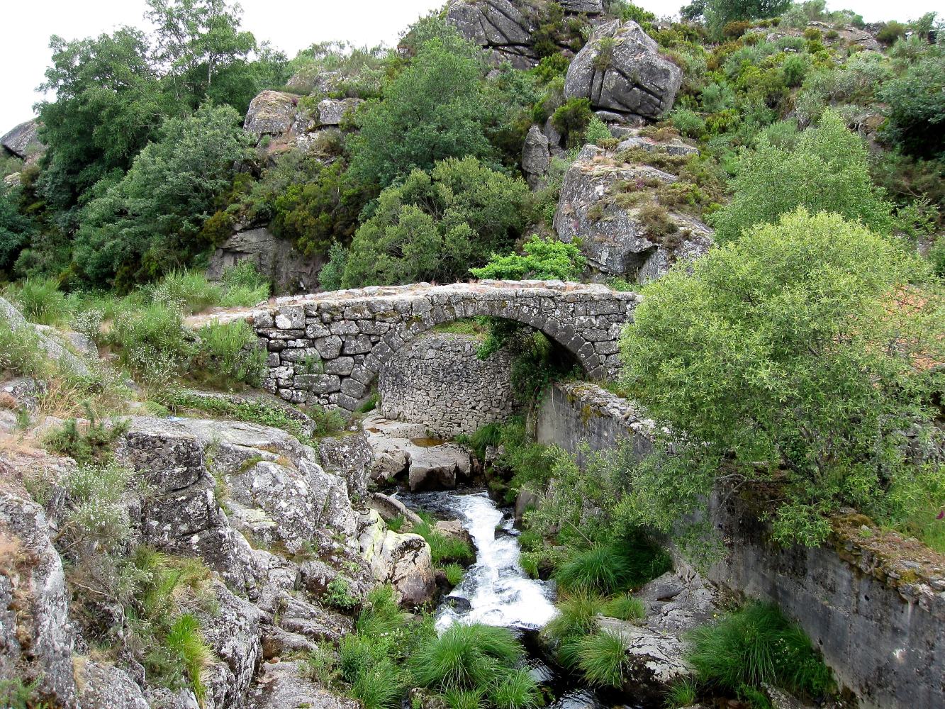 Ponte velha de Castro Laboreiro