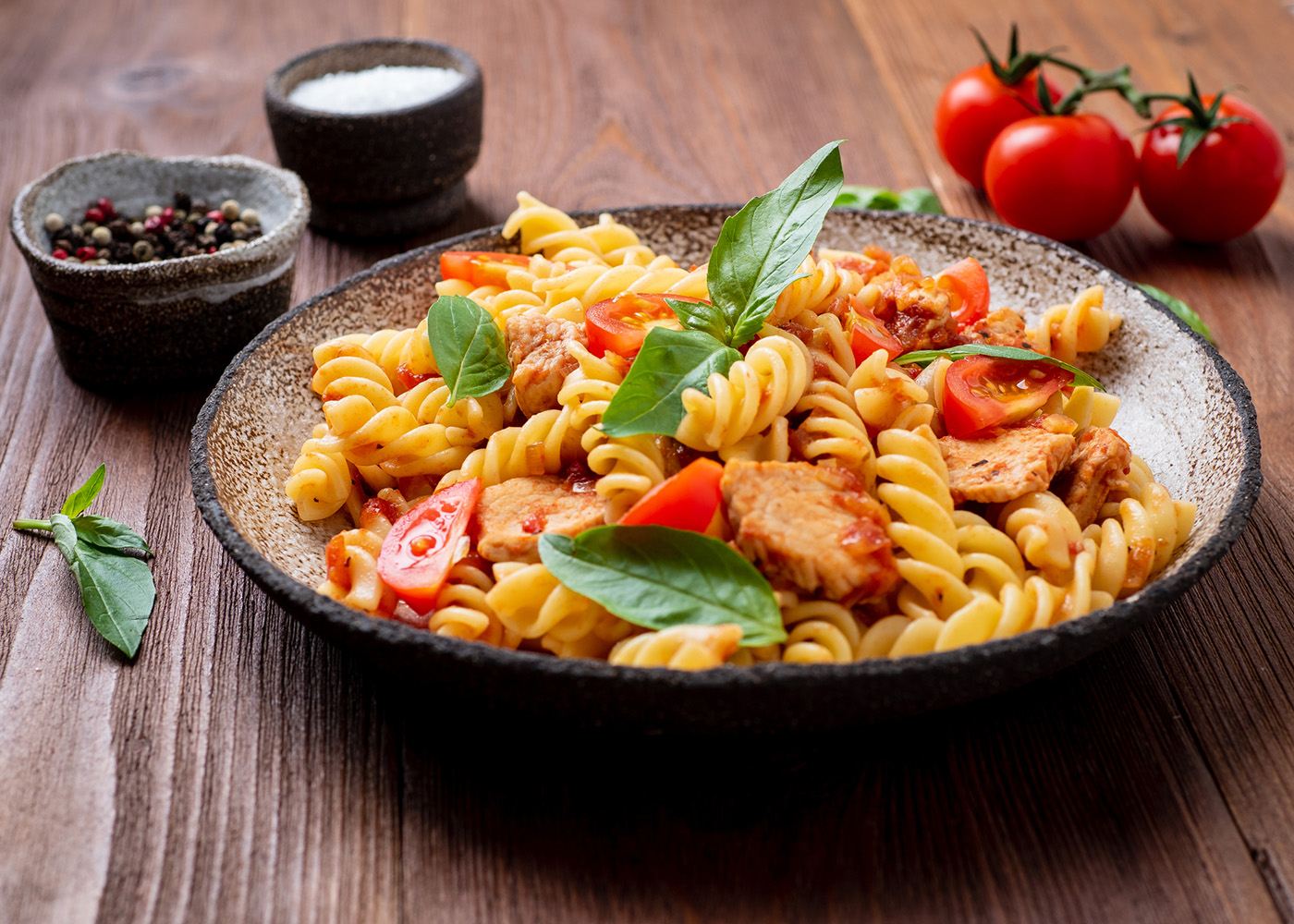 Fusilli com frango à mexicana