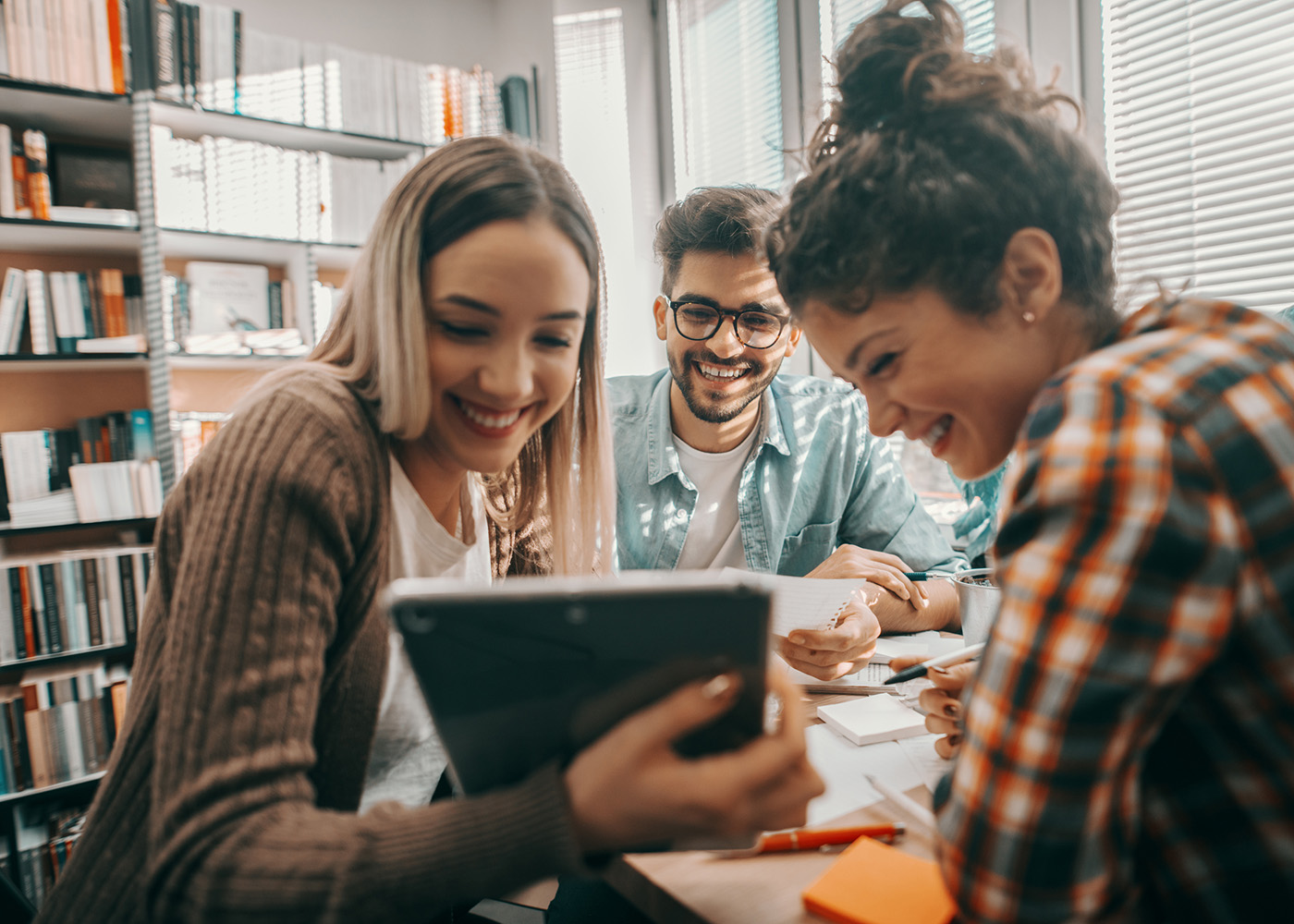 reunião jovens estudantes