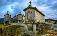 Espigueiros na aldeia de Soajo