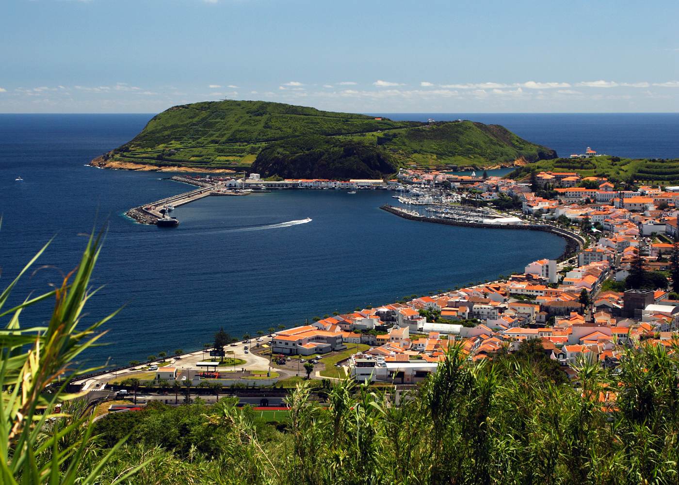 Porto da cidade da Horta