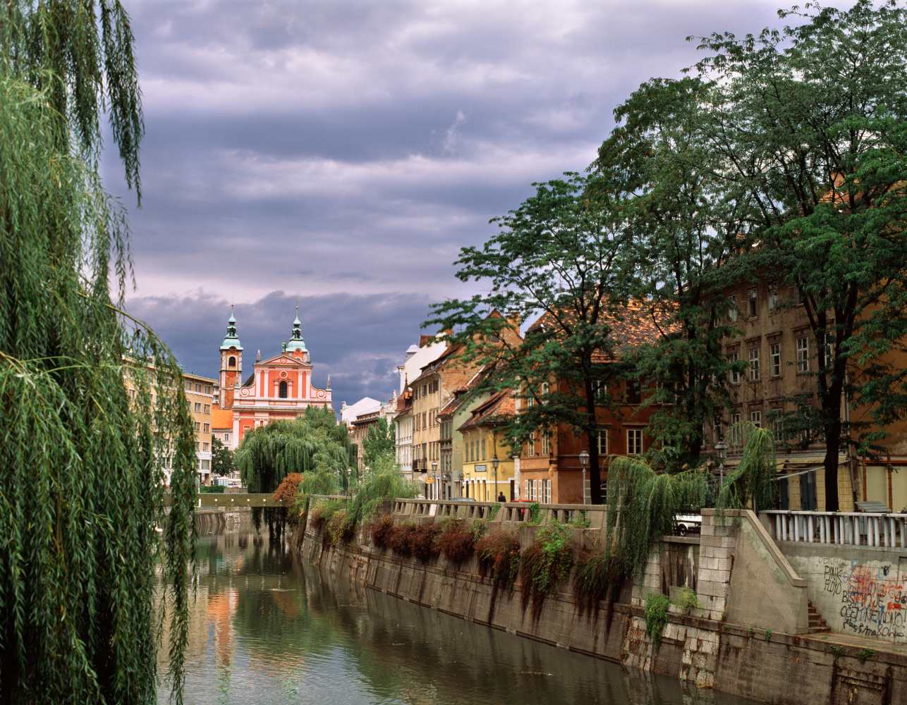 Canal no rio em Ljubljana