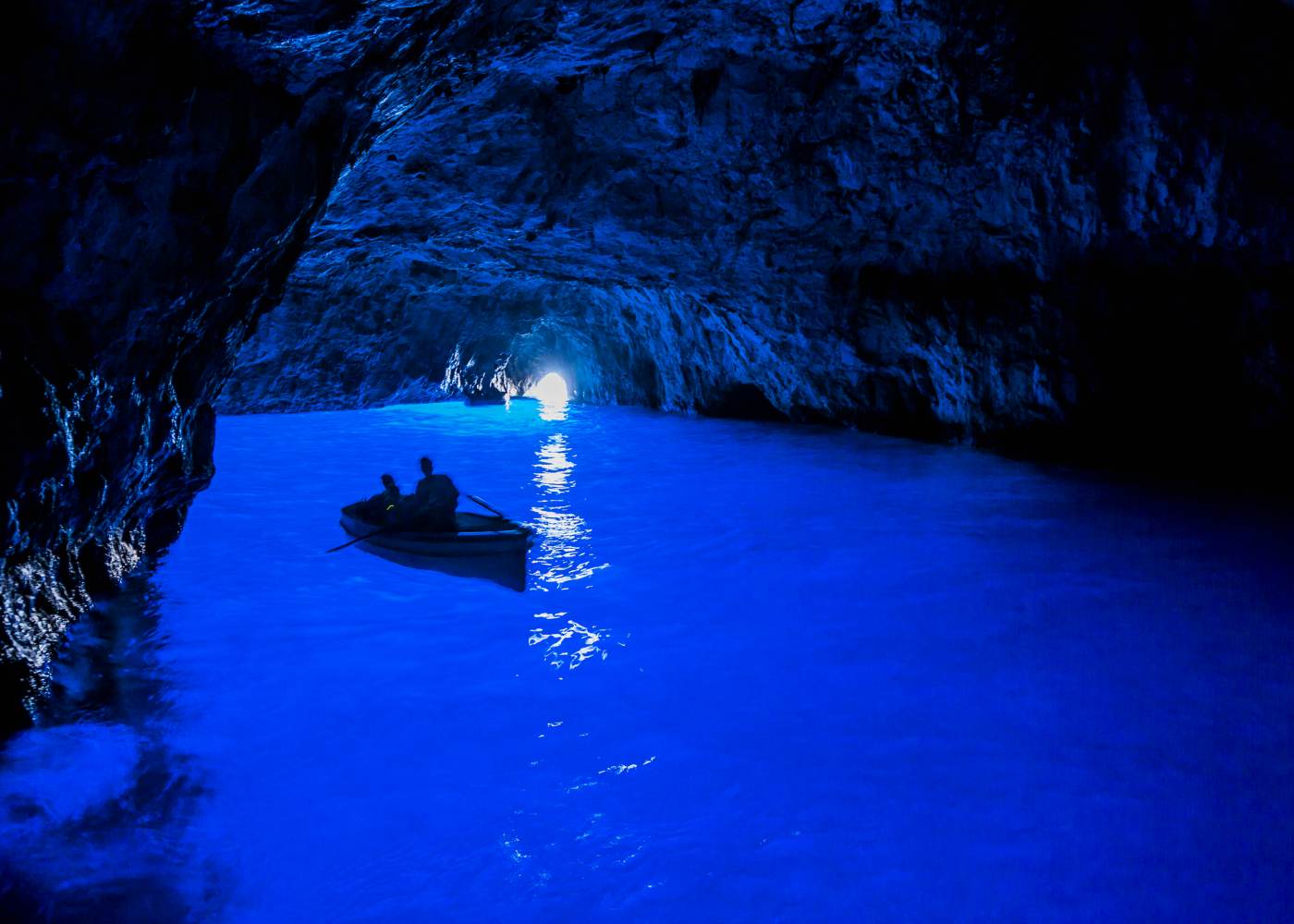 Panorâmeica da gruta azul em Capri