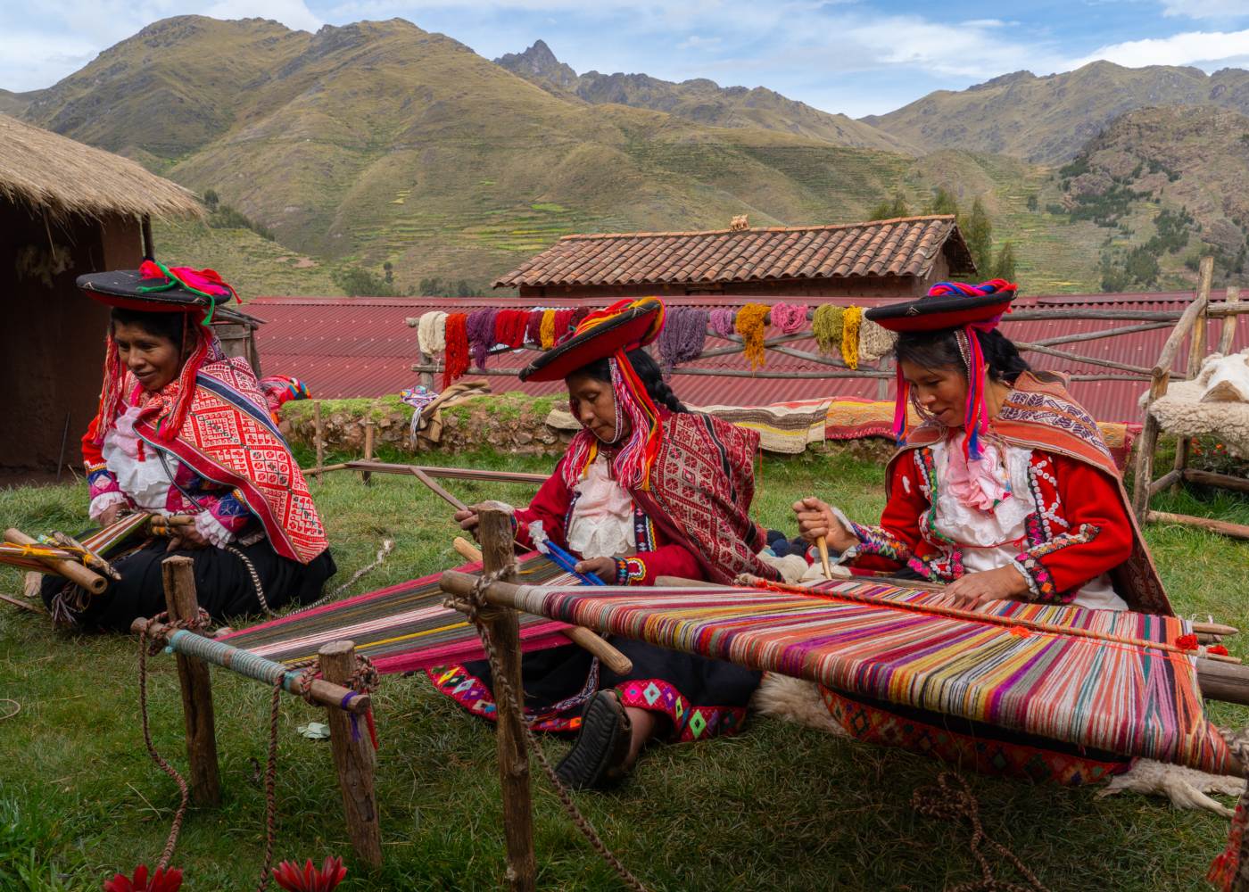 Mulheres do Perú a fazerem artesanato