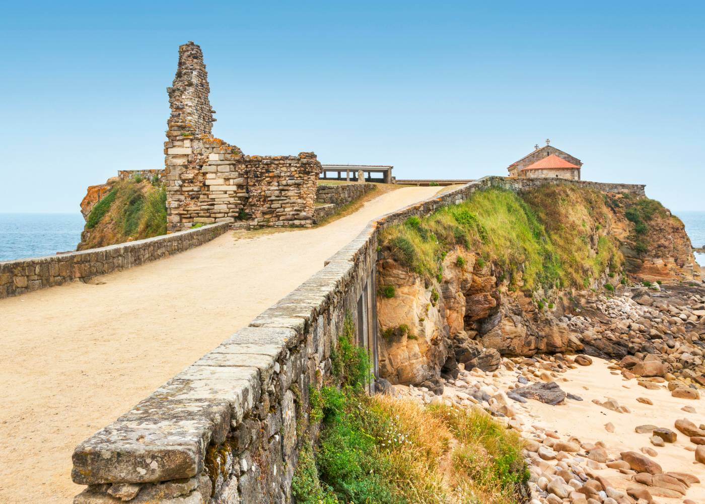 Farol em ruínas na Galiza