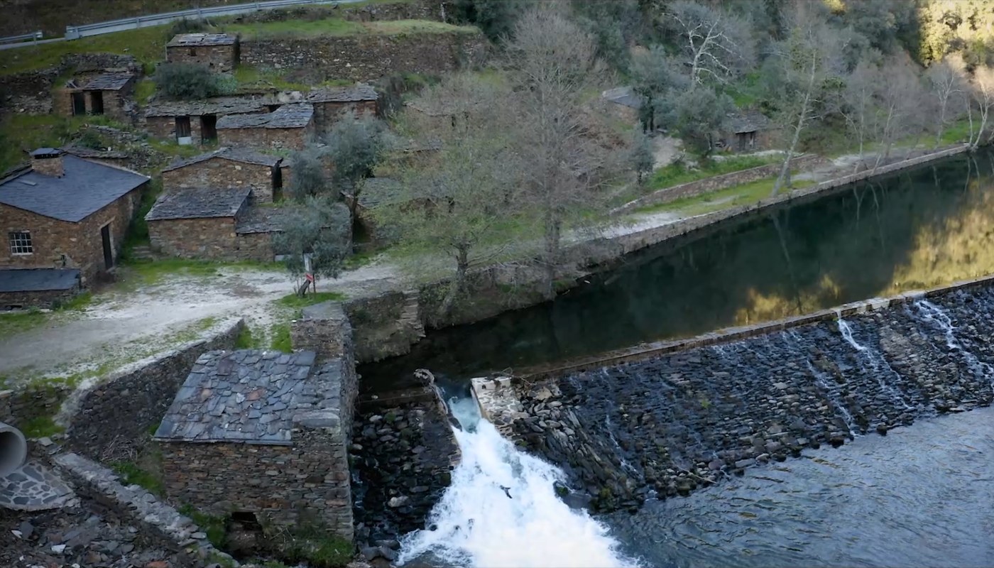 Praia fluvial nos caminho da região de coimbra