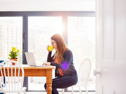 mulher em teletrabalho como reflexo do mercado de trabalho depois da pandemia