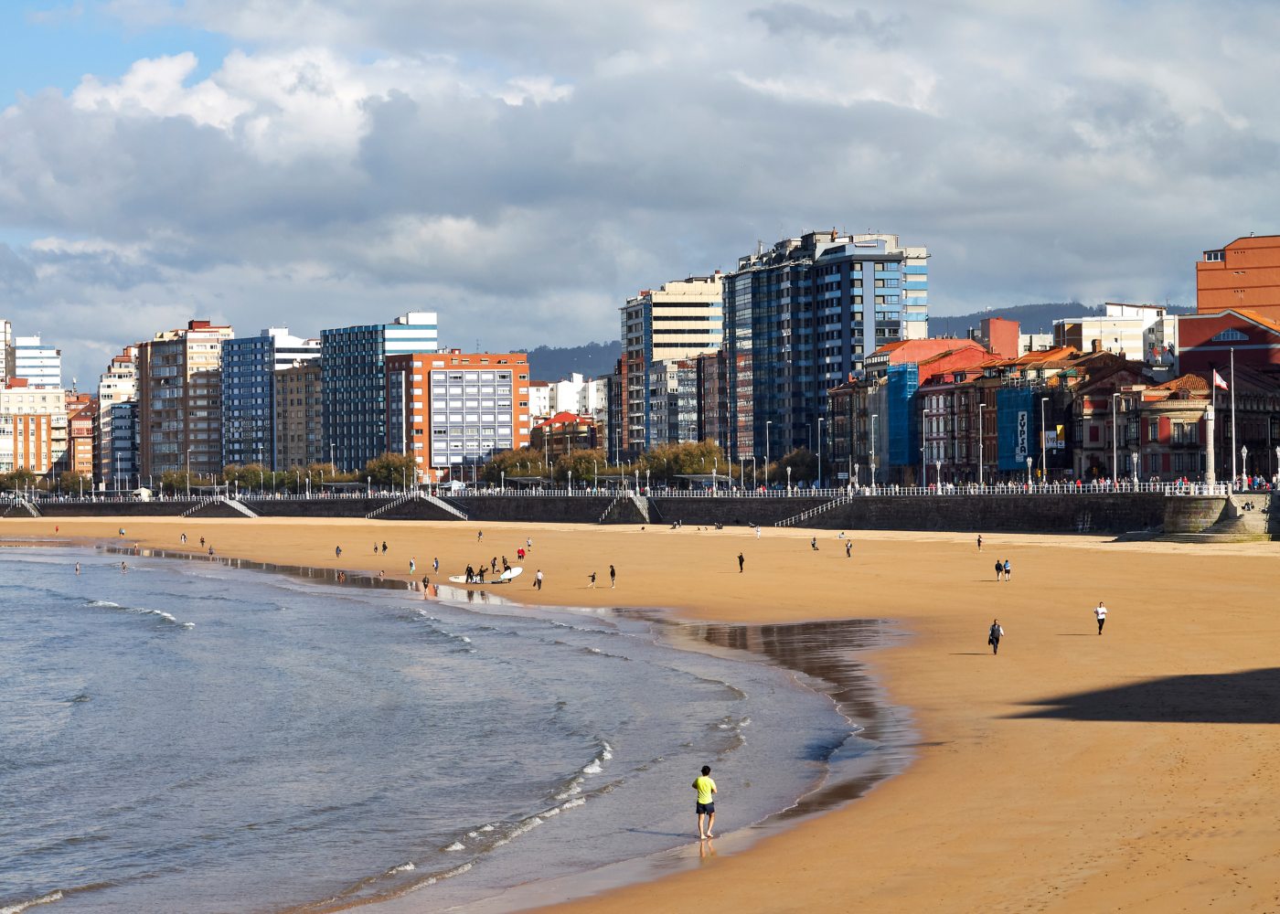 Praia de San Lorenzo em Gijón