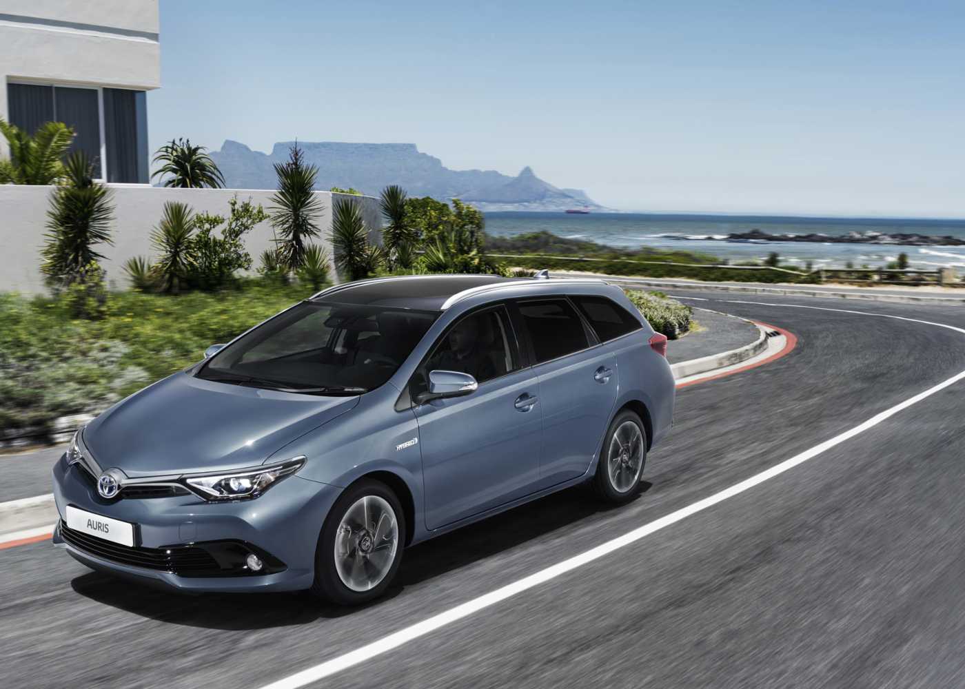 auris 2015 a andar na estrada