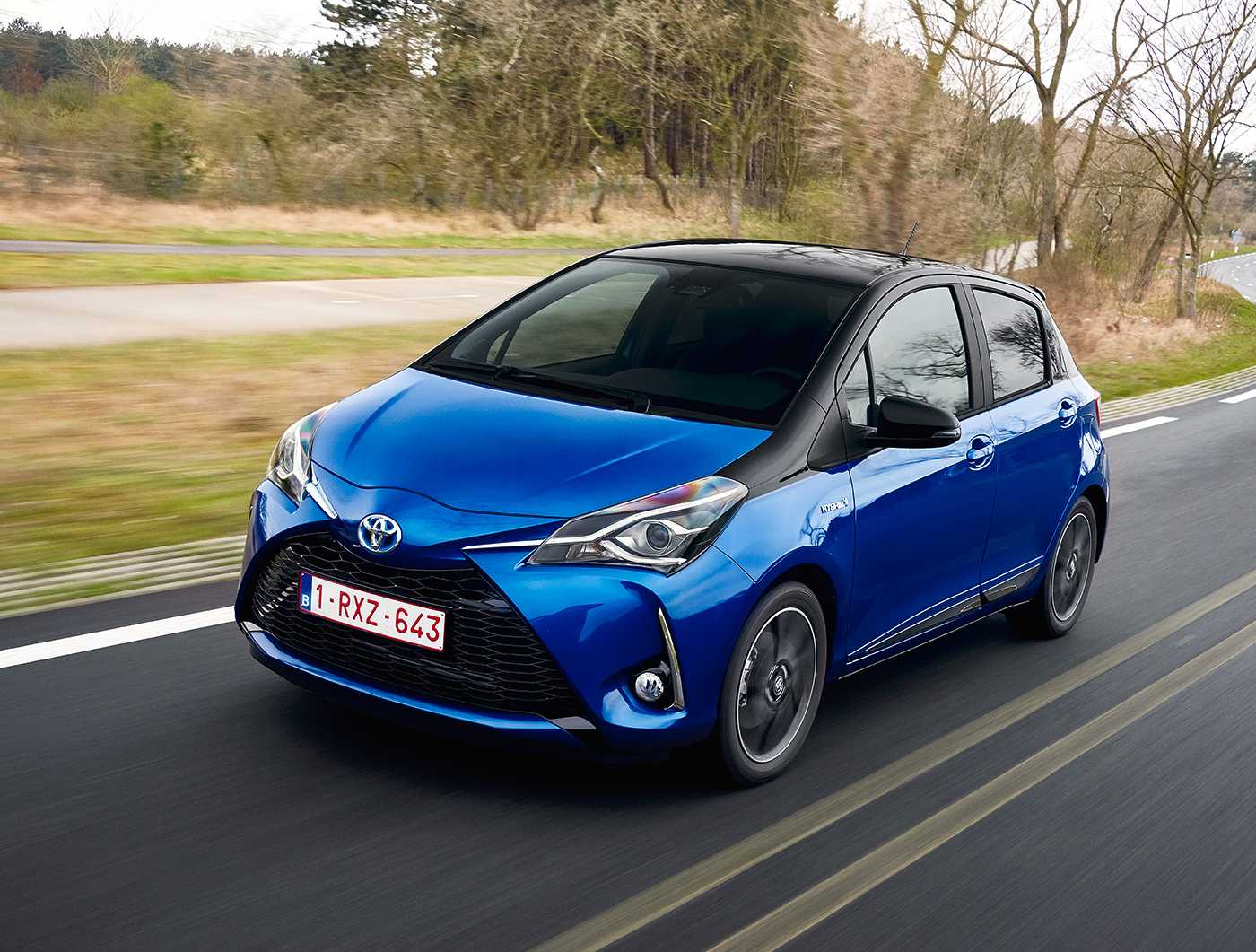 toyota yaris blue dynamic