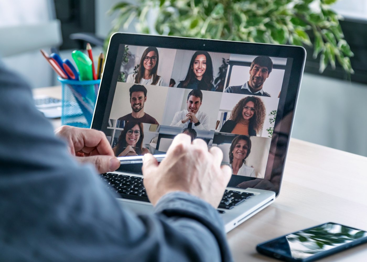 reunião por computador pela diversidade no local de trabalho