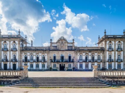 Palácio da Brejoeira na rota do alvarinho de monção a melgaço