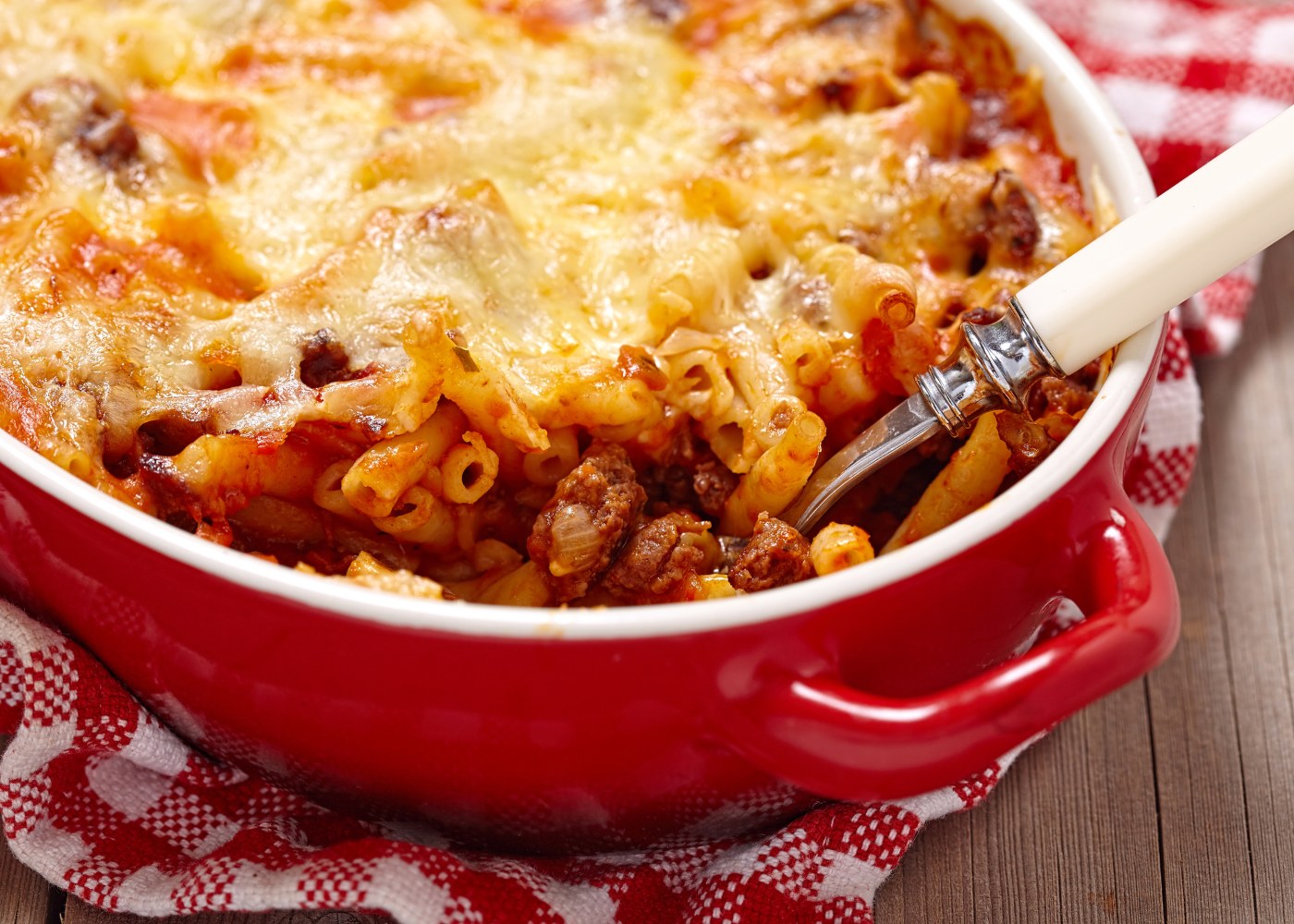 macarronada no forno com béchamel e carne