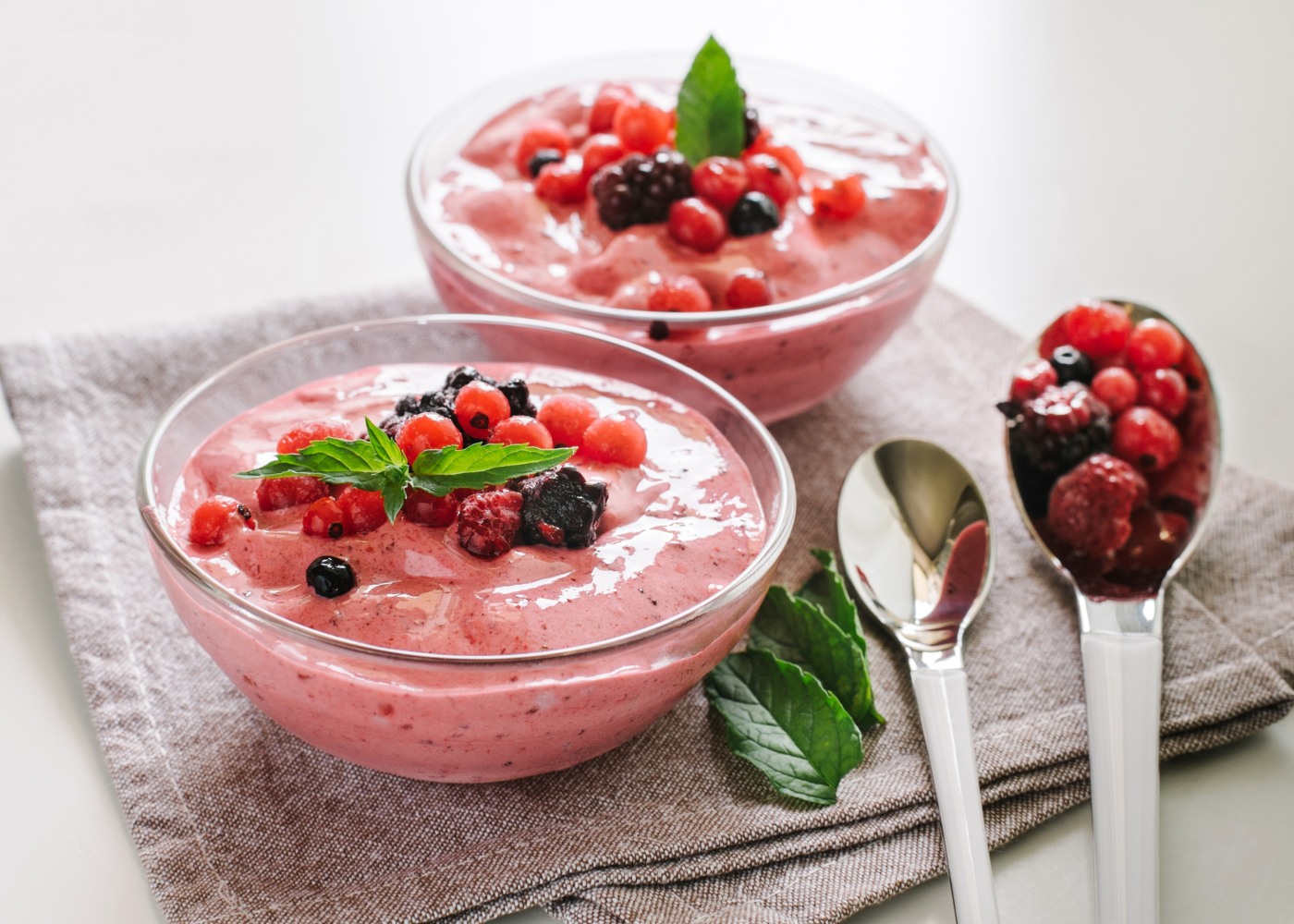 receita de mousse de frutos silvestres com iogurte