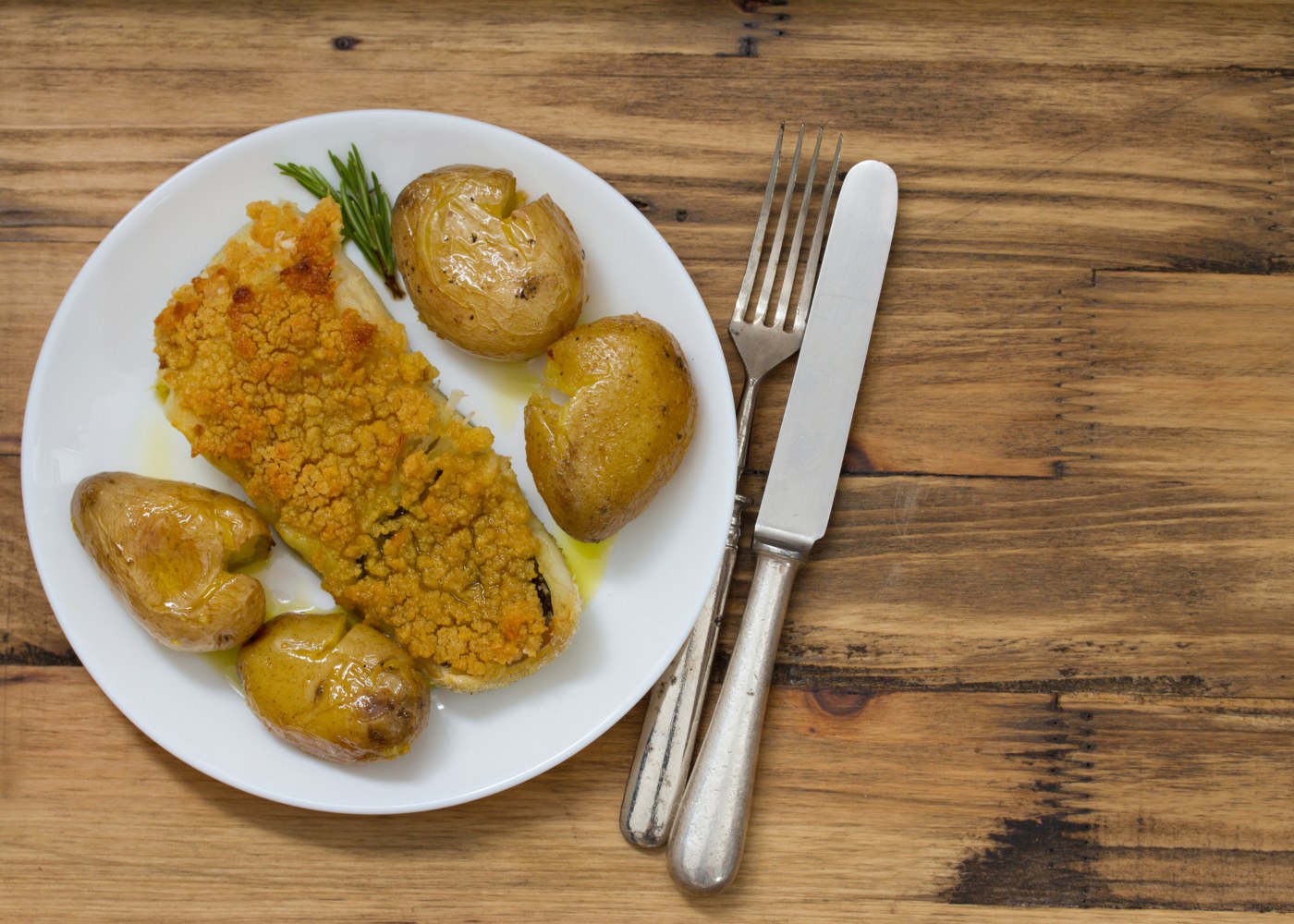 filetes de pescada com broa