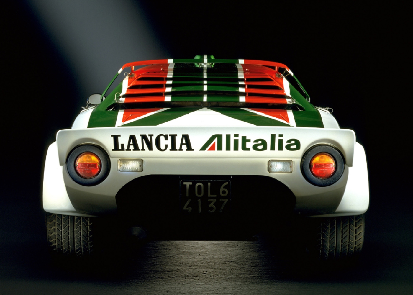 lancia stratos traseira