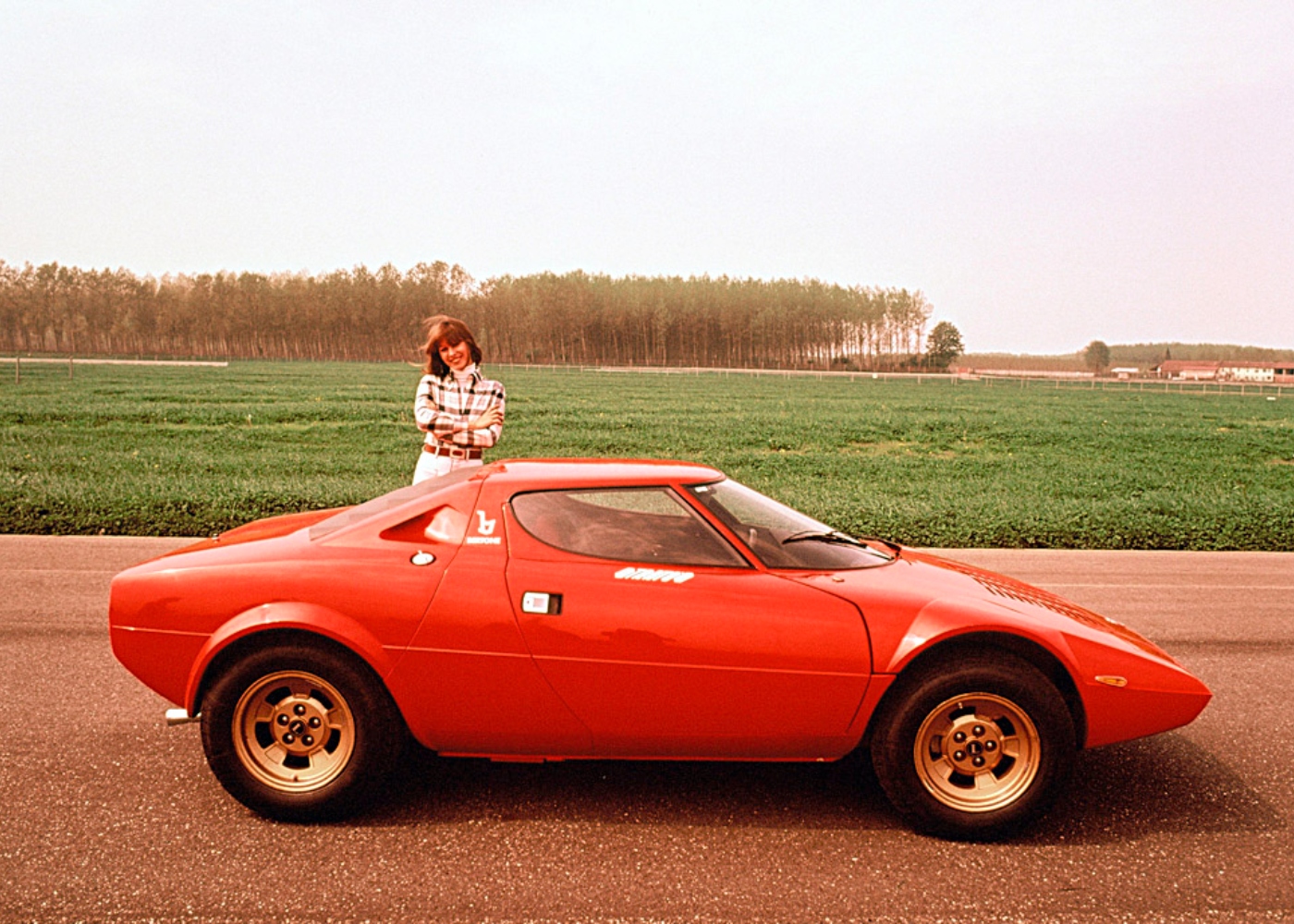 lancia stratos vermelho