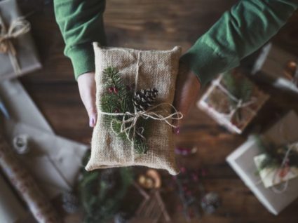 embrulho para um Natal verde