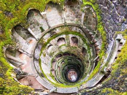 Poço da iniciação na Quinta da Regaleira