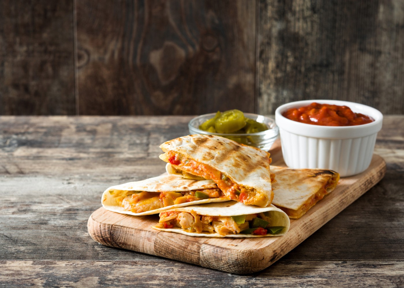 Quesadilhas de frango e queijo cheddar