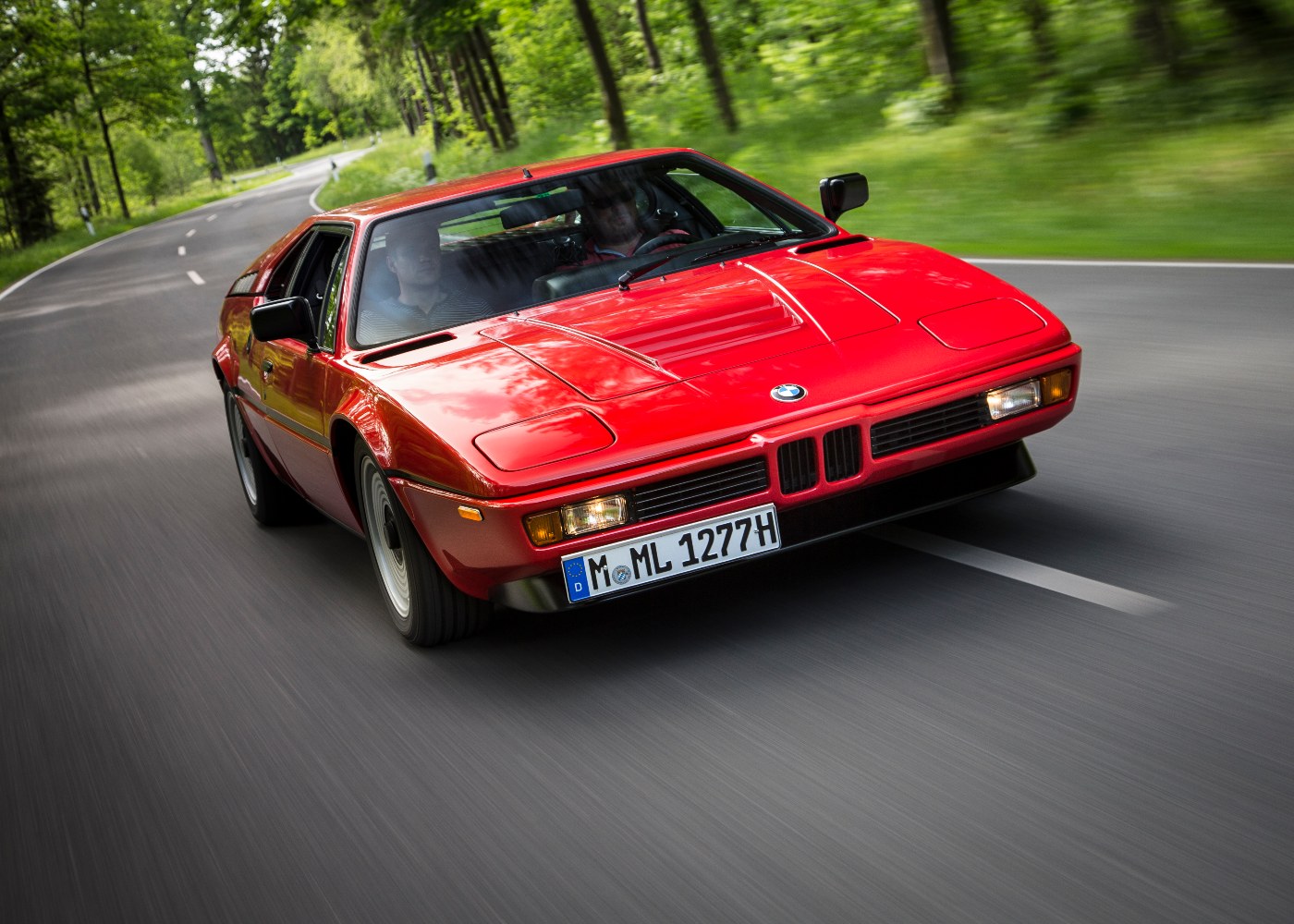 BMW M1 vermelho