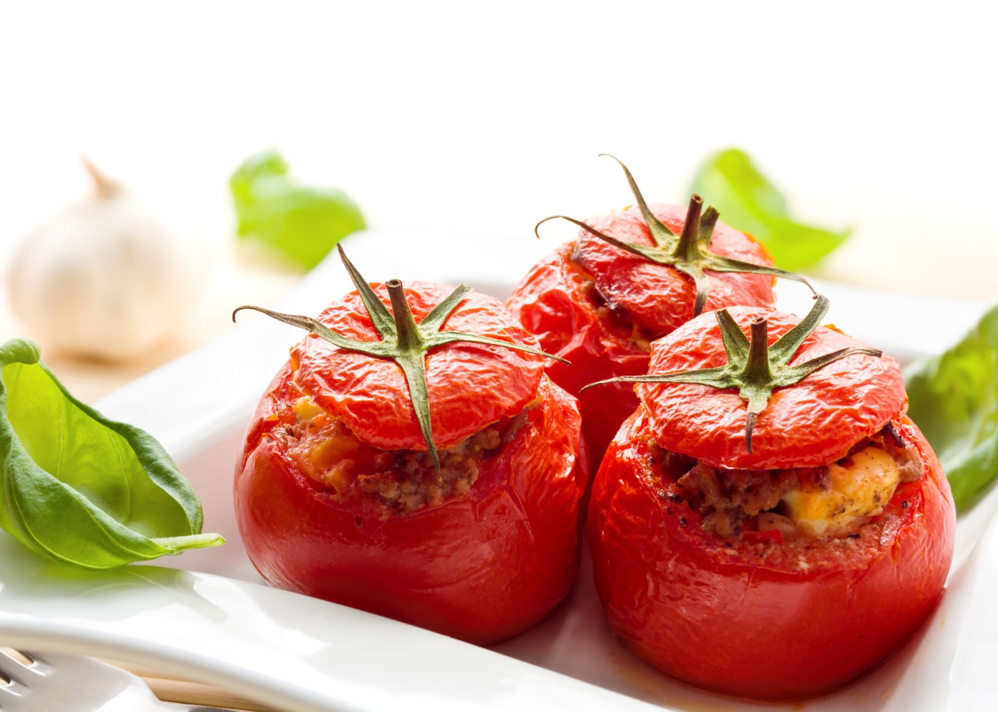 Tomate recheado com carne picada