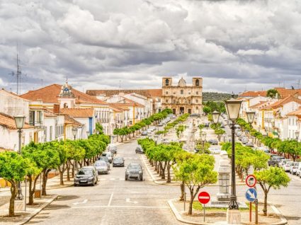 Avenida principal de Vila Viçosa