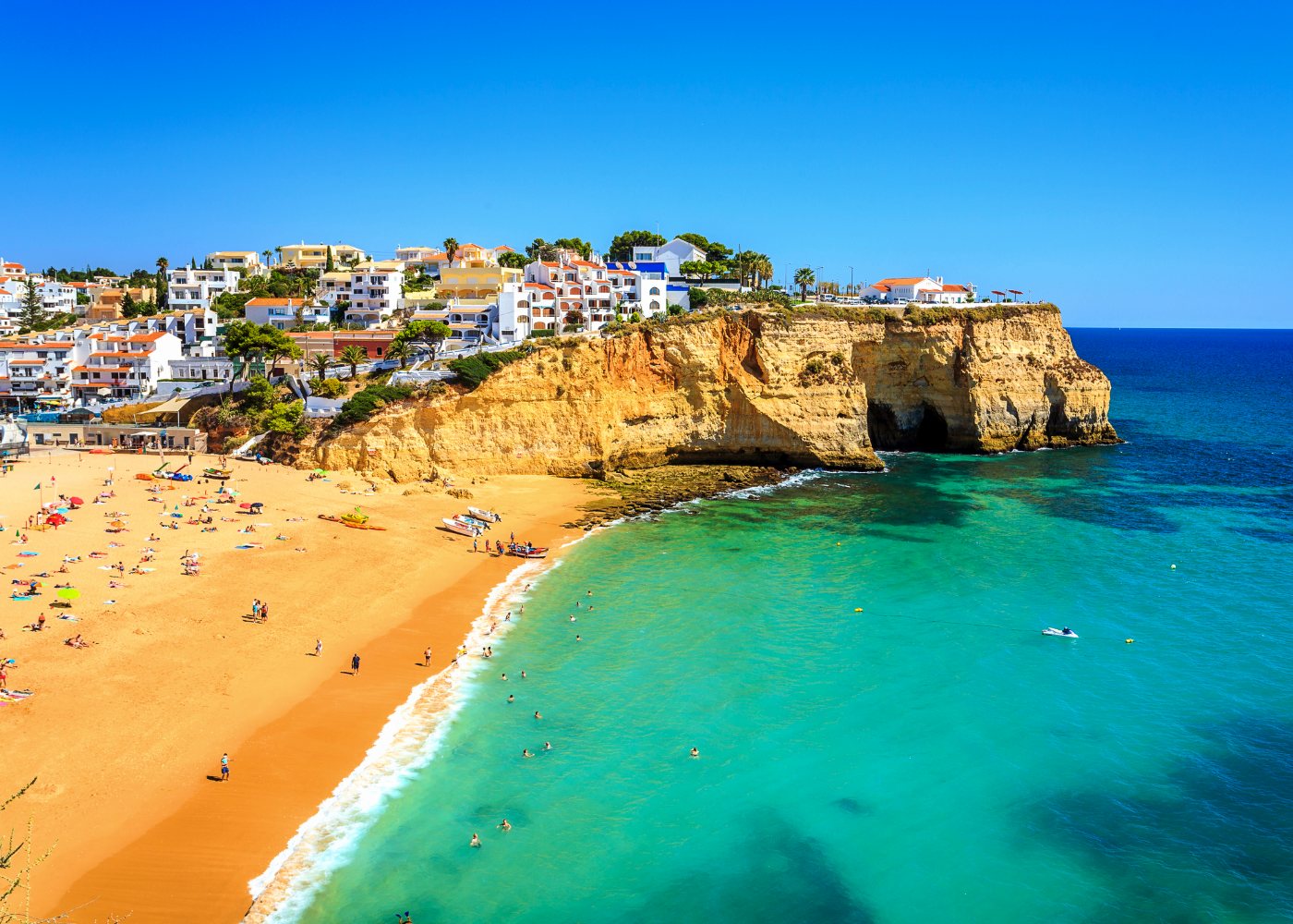 Praia do Carvoeiro no Algarve