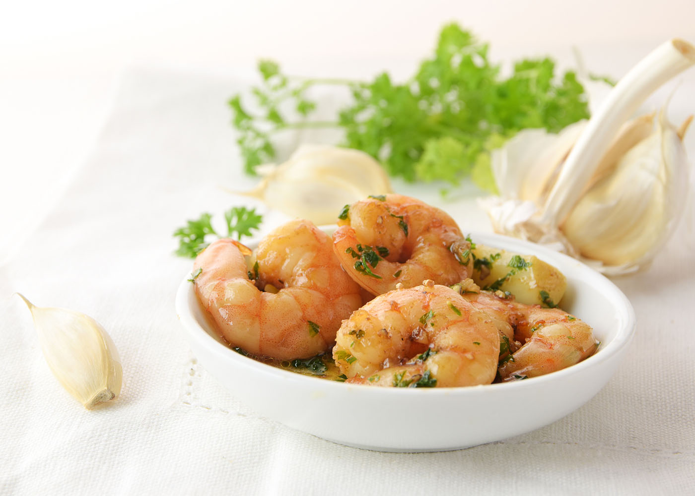 Gambas al ajillo com vinho branco