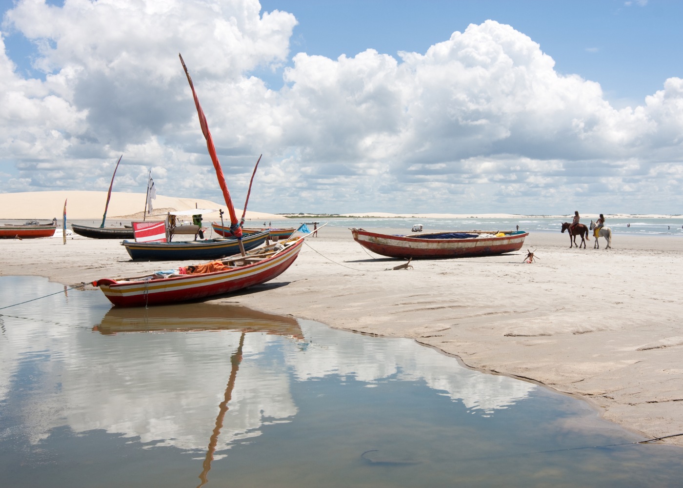 barcos na praia