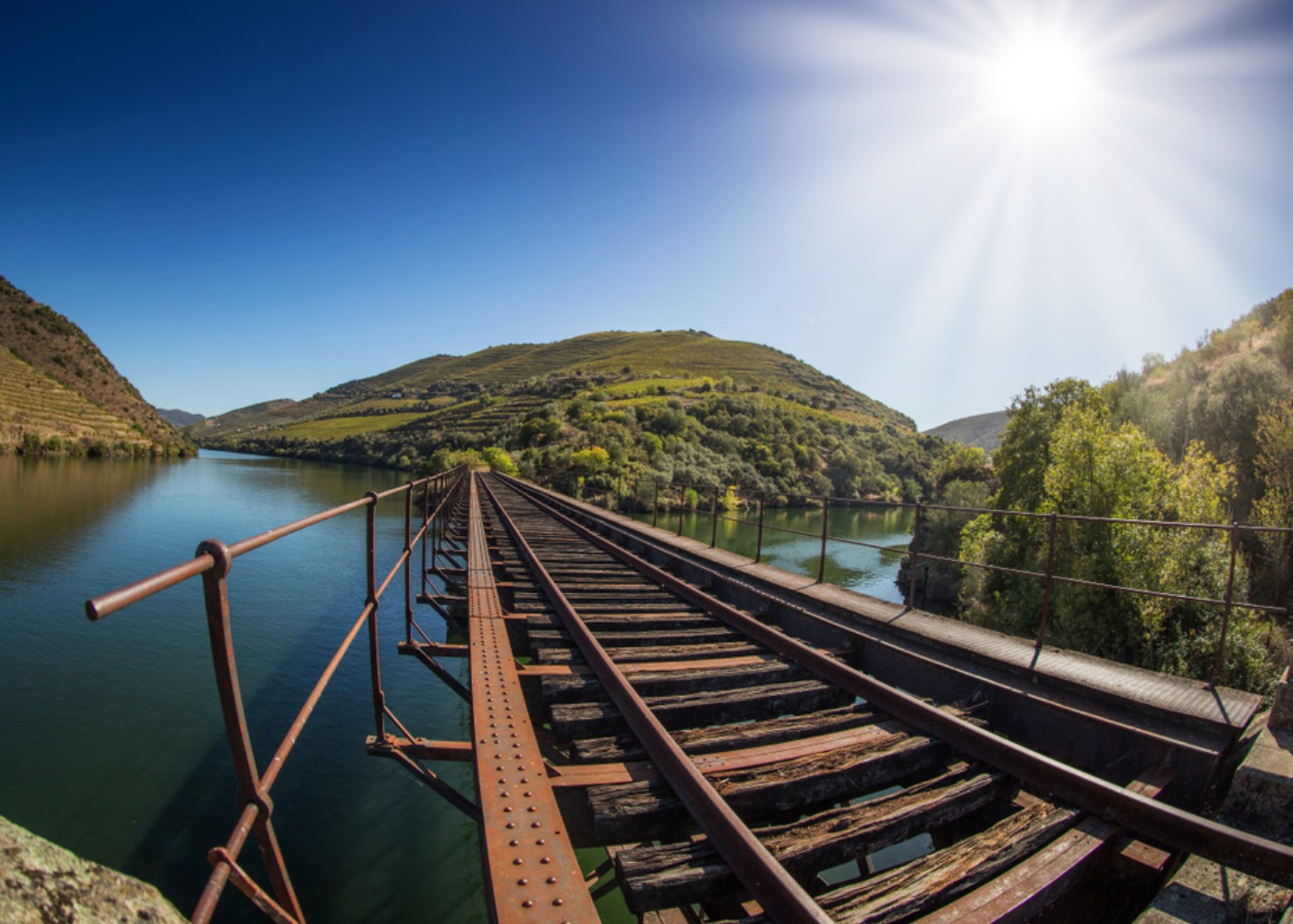 Linha abandonada em Foz Côa