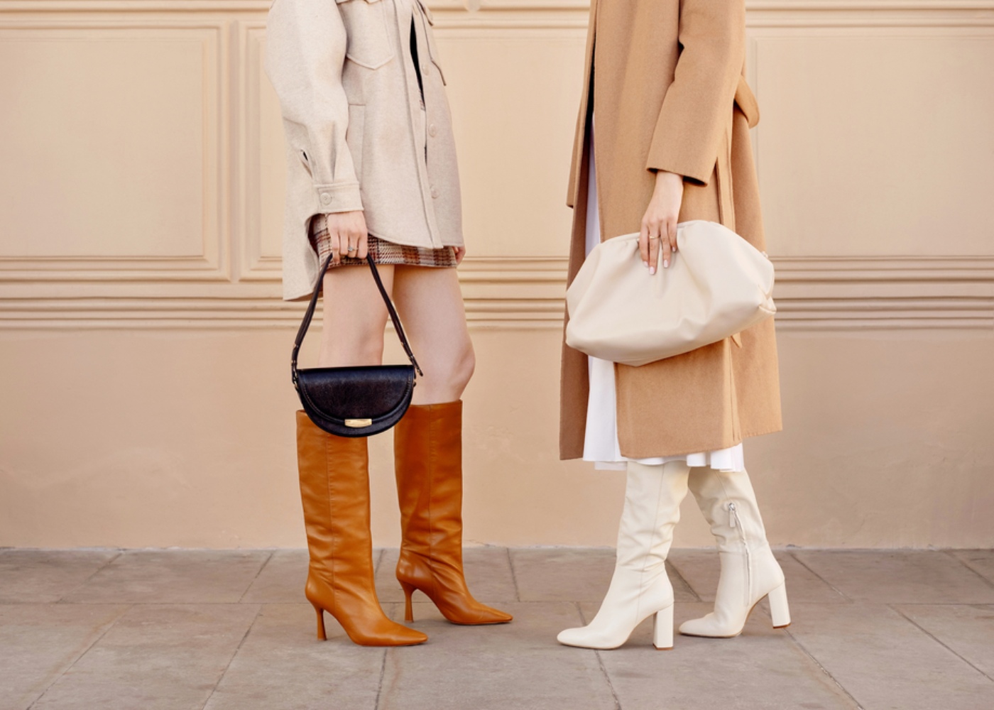 saias curtas com botas de cano alto