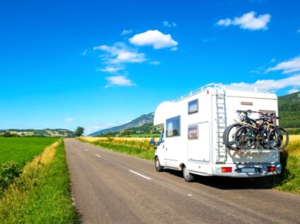 autocaravana na estrada