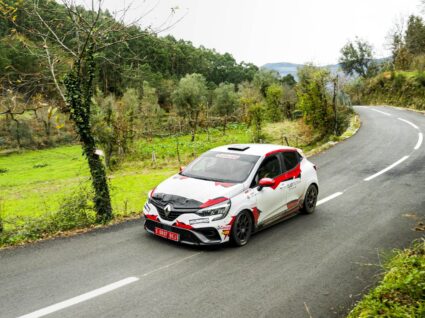 carro a competir no Clio Trophy