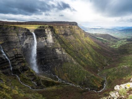 cascata no Salto del Nervión