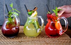 Sangria de espumante e frutos vermelhos