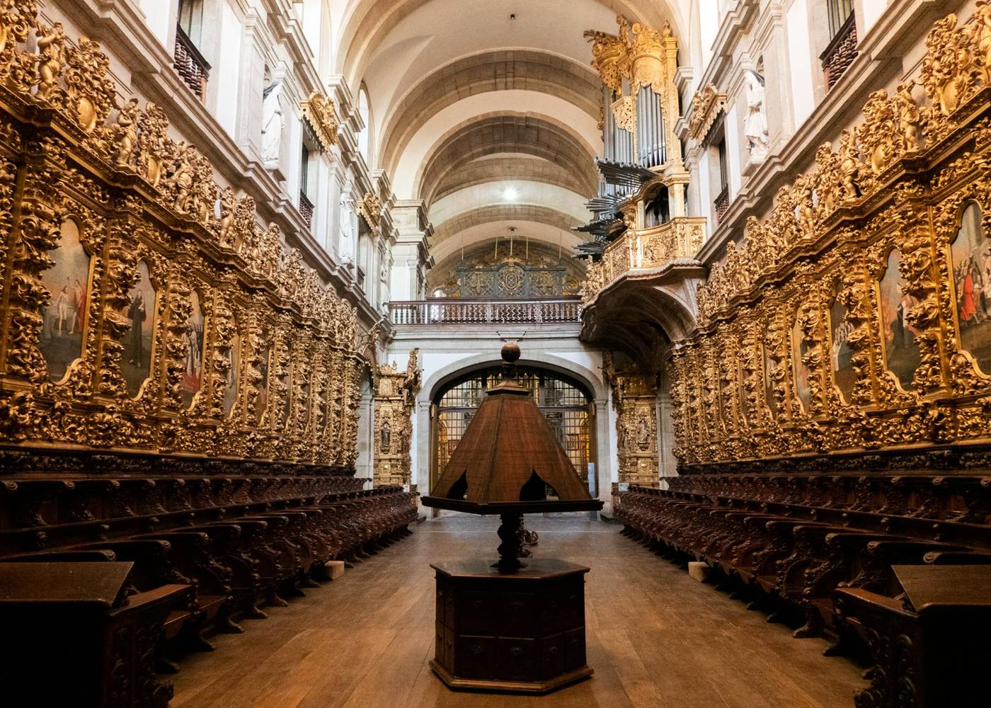 interior do mosteiro de arouca